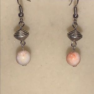 20158⭐️Pink agate stone earrings⭐️